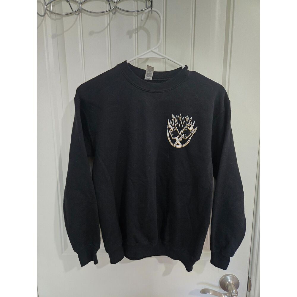 Gildan Heavy Blend Mountain Meadow Ranch Black Graphic Crewneck Sweatshirt